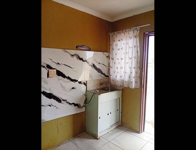 2 BEDROOM HOUSE FOR SALE IN EVATON SMALL FARMS